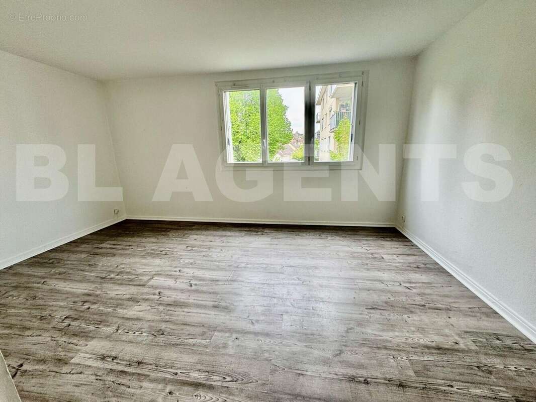 2 - Appartement à MAURECOURT