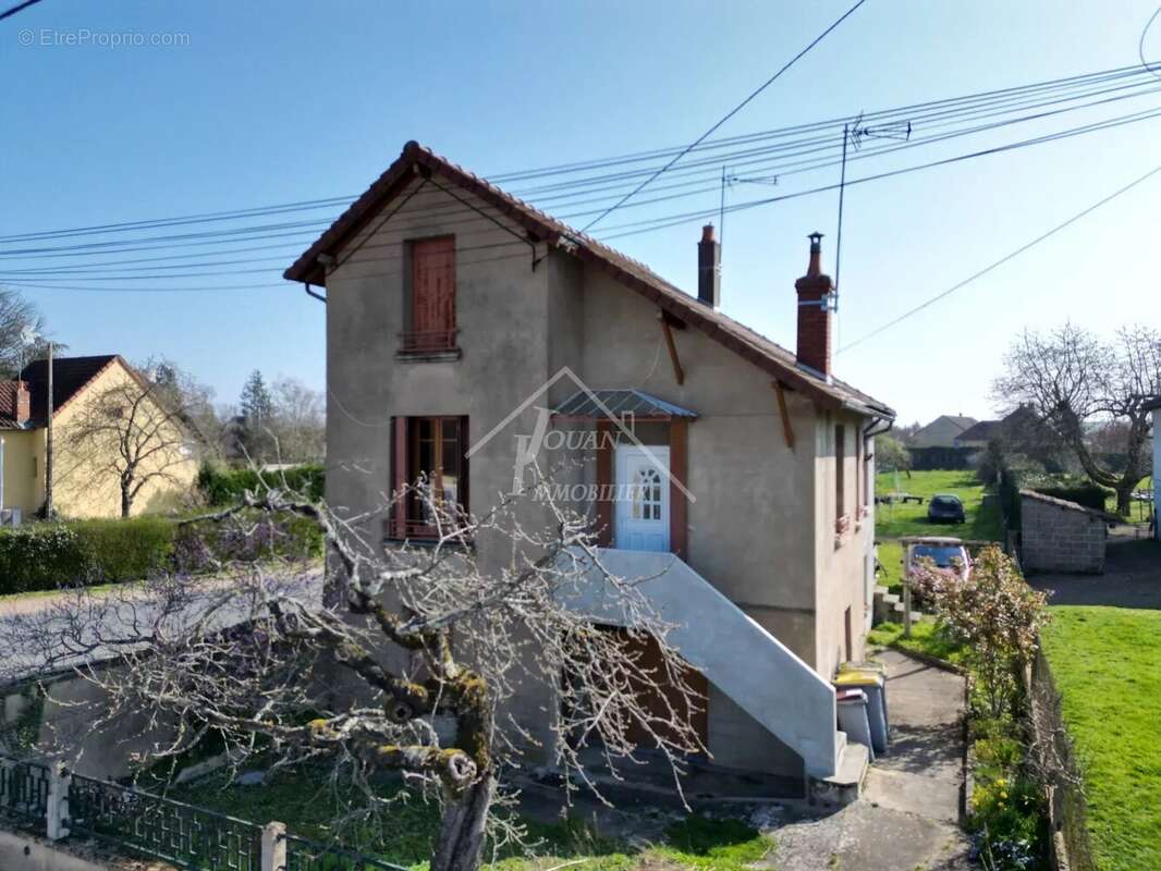 Maison à COSNE-D&#039;ALLIER
