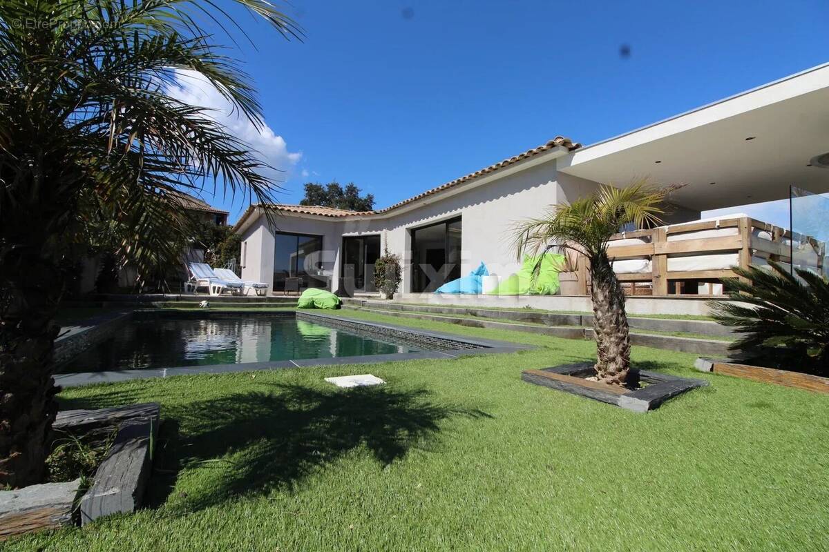 Maison à FREJUS
