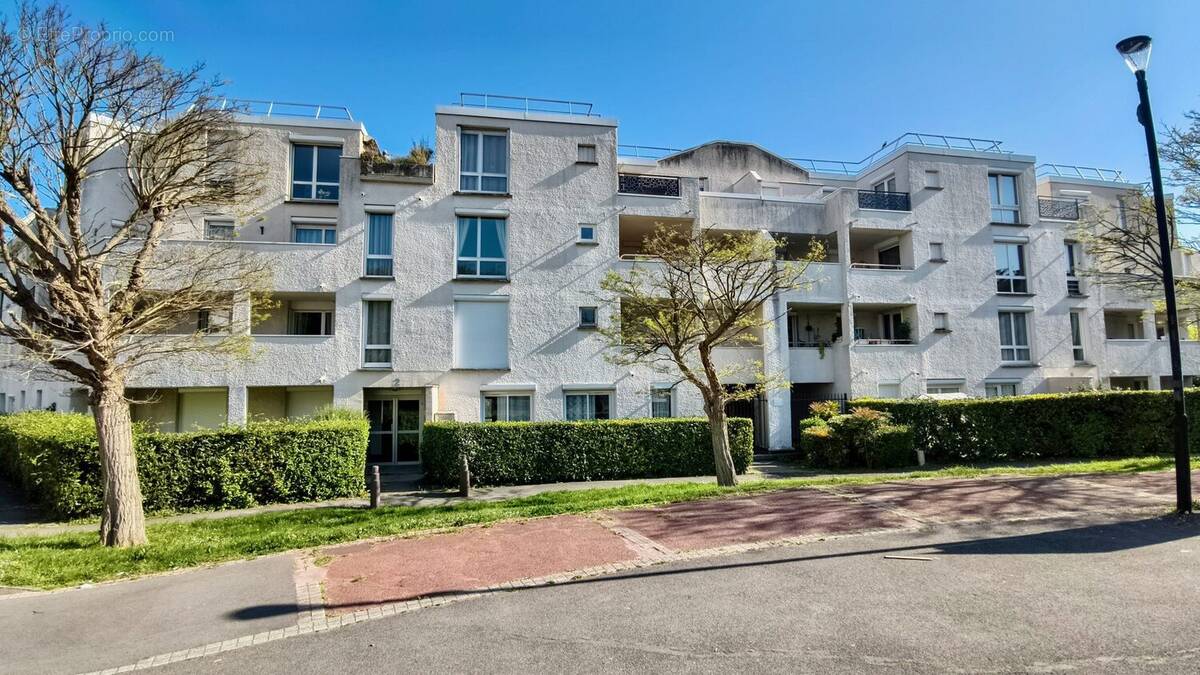Appartement à LOGNES