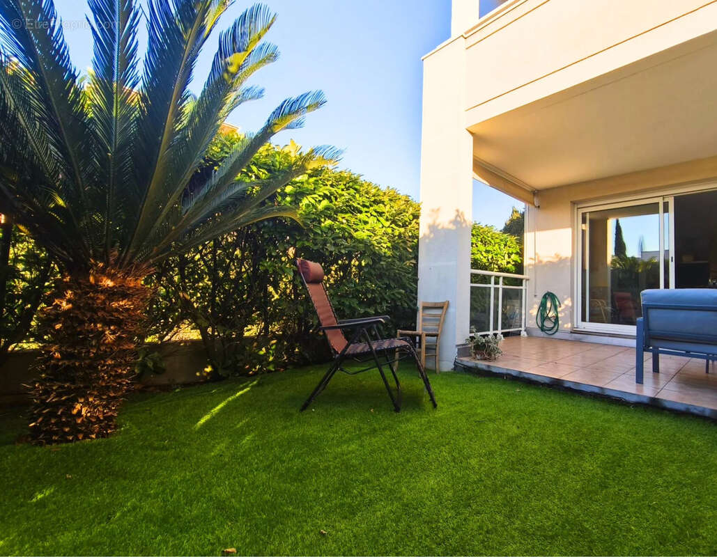 Appartement à MANDELIEU-LA-NAPOULE