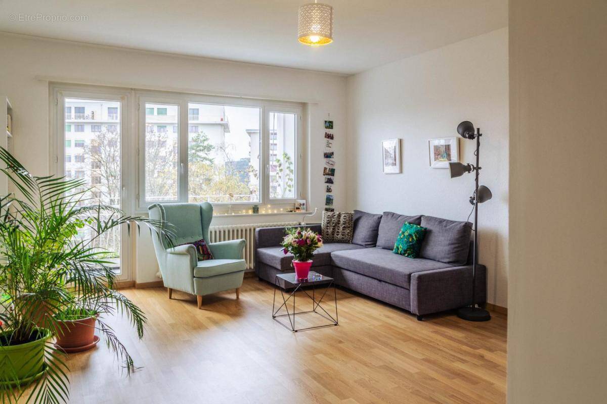 Appartement à GENNEVILLIERS
