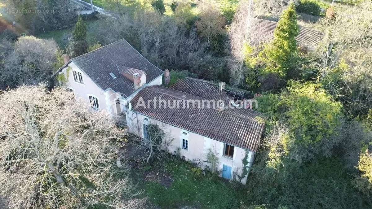 Maison à SAINT-ASTIER