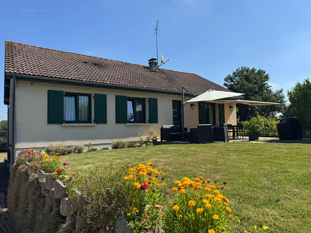 Maison à DORNES