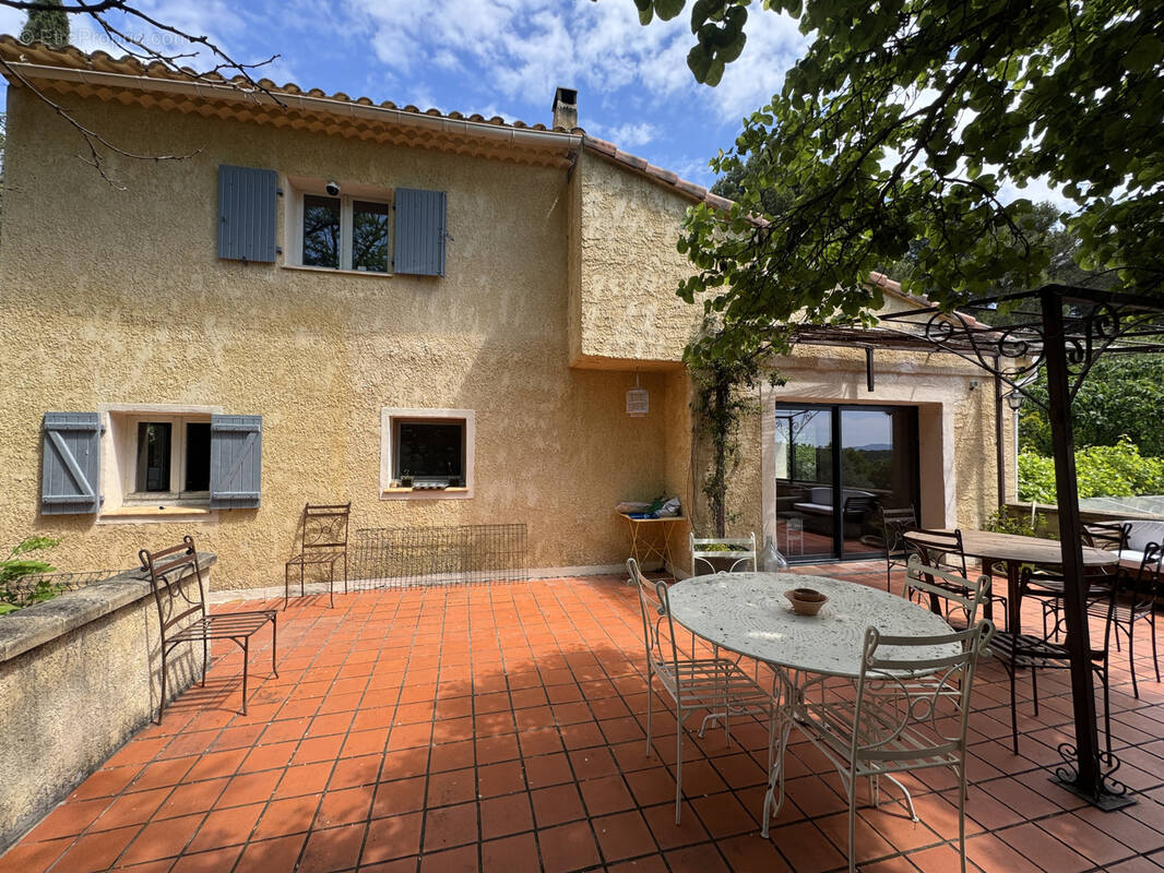Maison à EGUILLES
