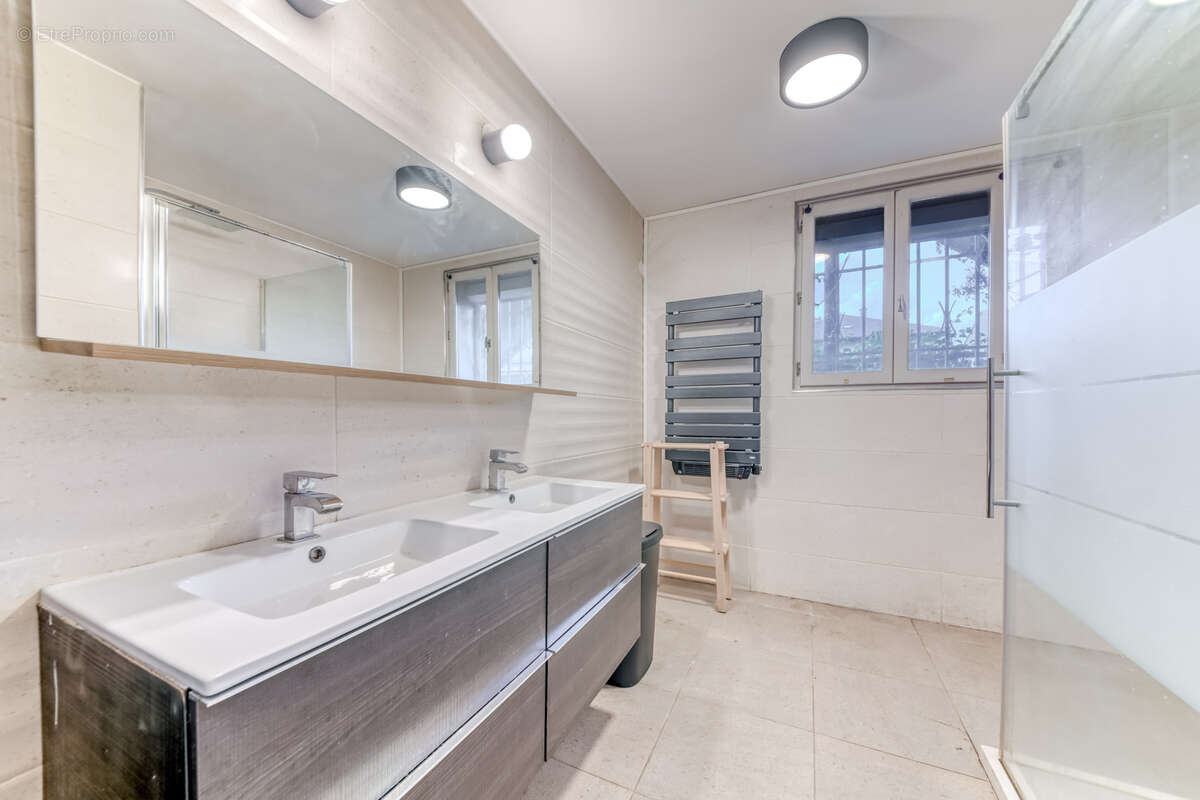 Appartement à VENISSIEUX