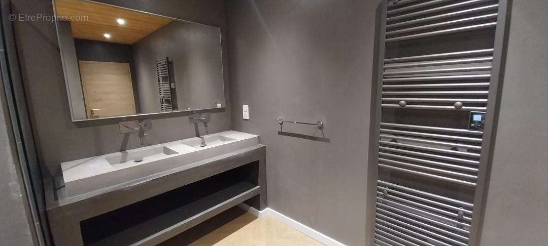 Appartement à MOUTHE