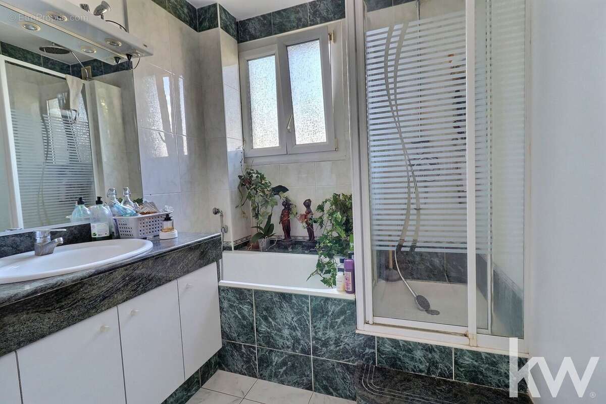 Appartement à LA CELLE-SAINT-CLOUD