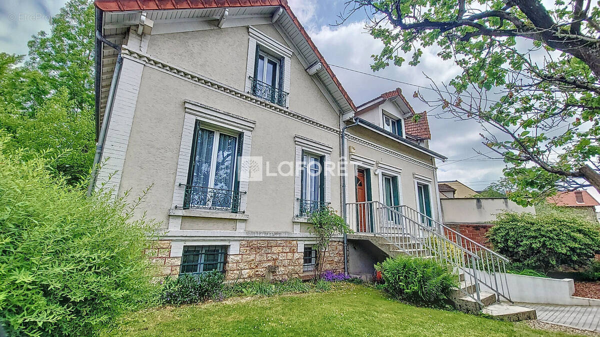 Maison à MONTMORENCY