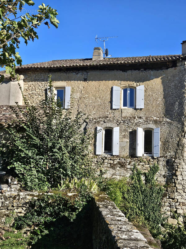 Maison à CASTELMORON-D&#039;ALBRET