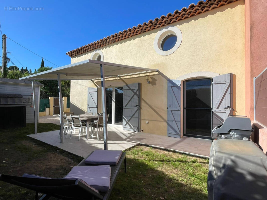 Maison à BORMES-LES-MIMOSAS