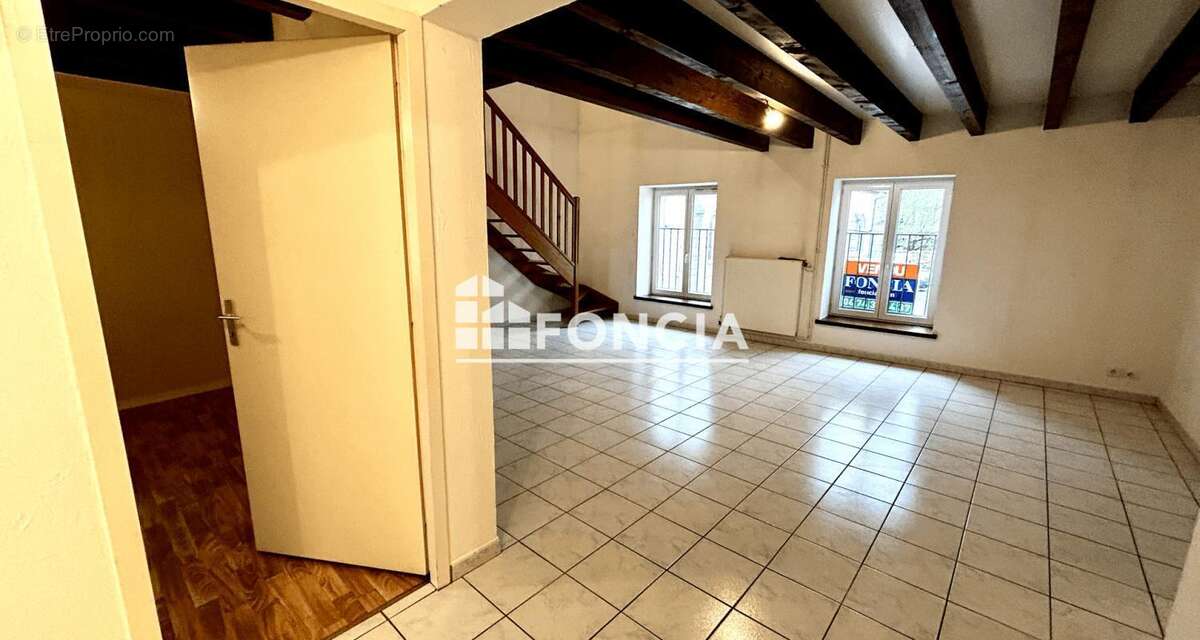 Appartement à REVONNAS