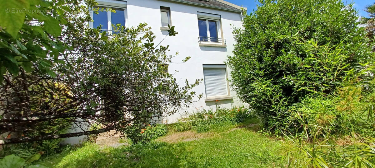 Maison à LE RELECQ-KERHUON