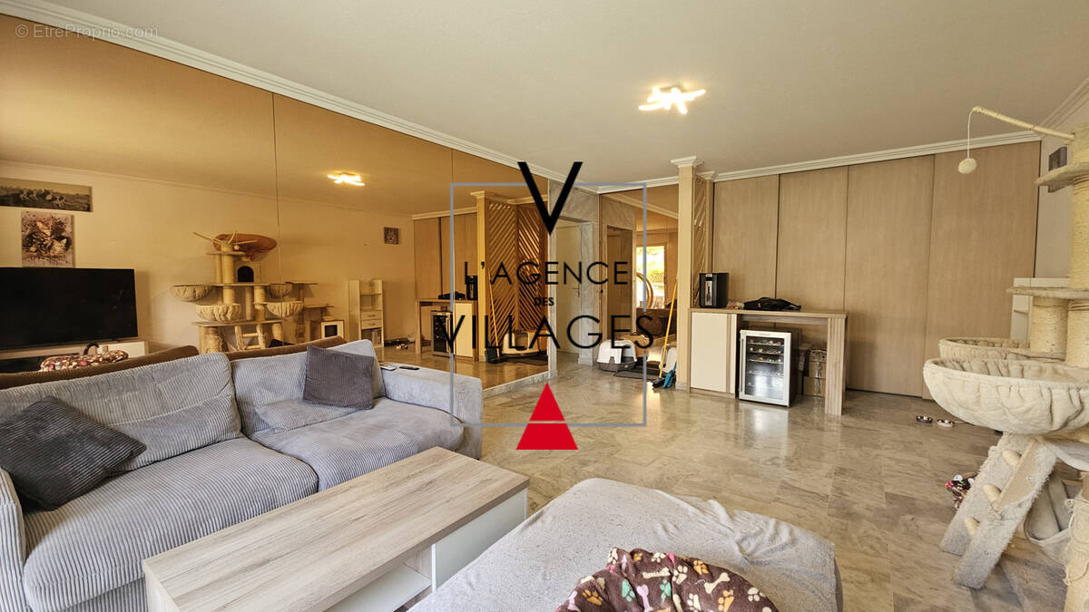 Appartement à PEYMEINADE