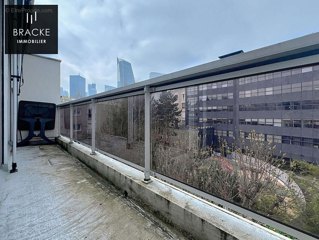 Appartement à COURBEVOIE