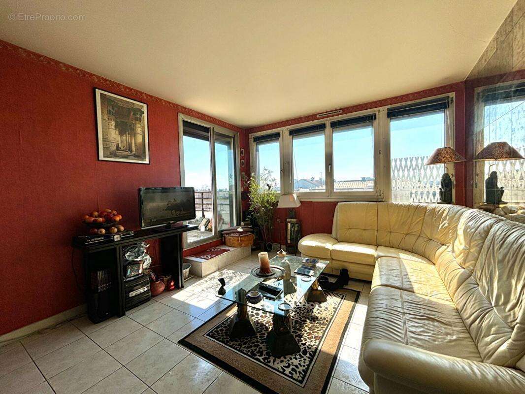 Appartement à MAISONS-ALFORT