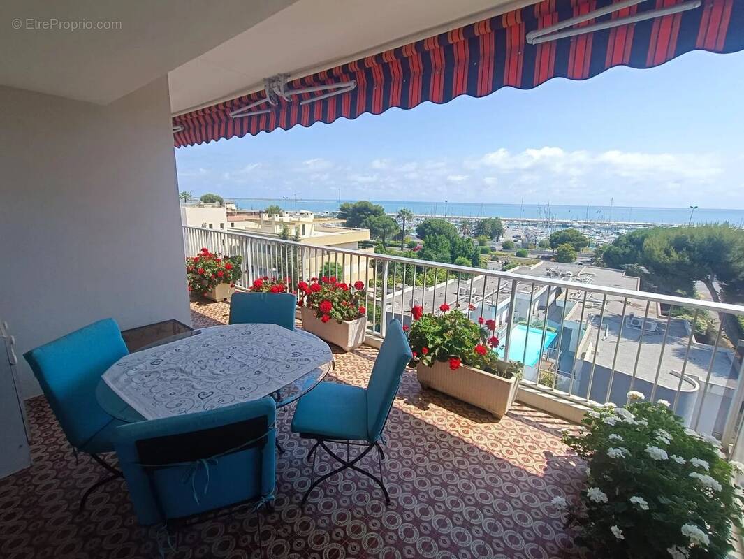 Appartement à SAINT-LAURENT-DU-VAR