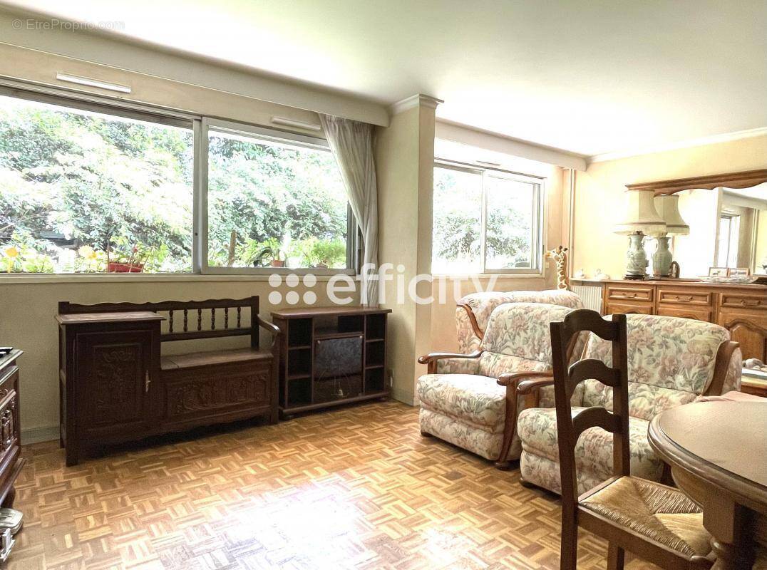 Appartement à PARIS-3E