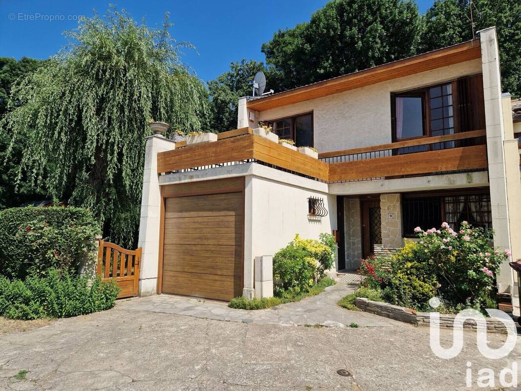 Photo 1 - Maison à RIS-ORANGIS