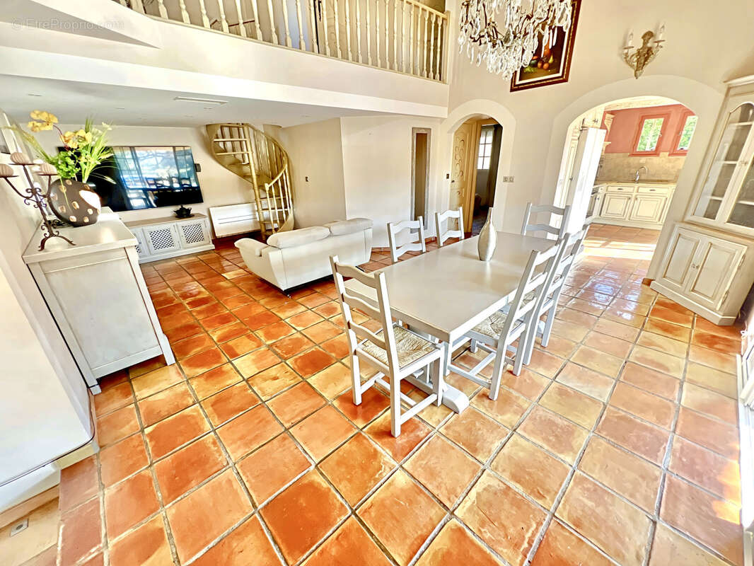 Maison à MOUANS-SARTOUX