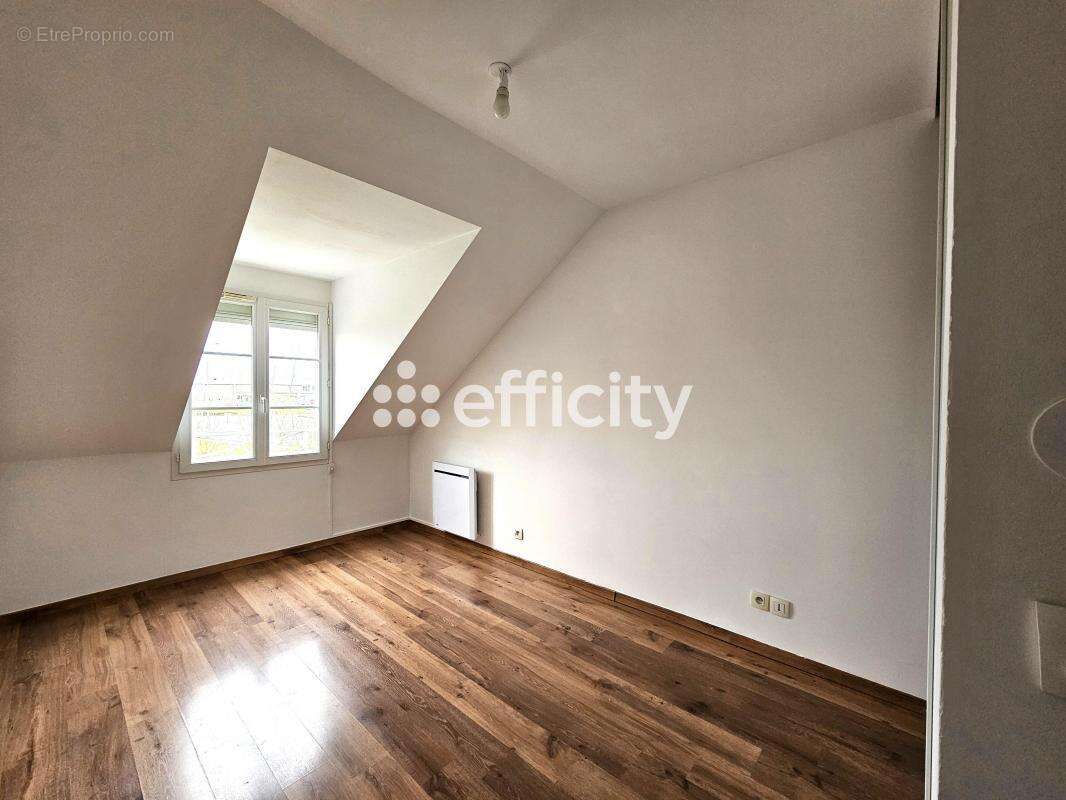 Appartement à NANTEUIL-LE-HAUDOUIN