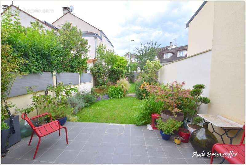 Maison à SURESNES