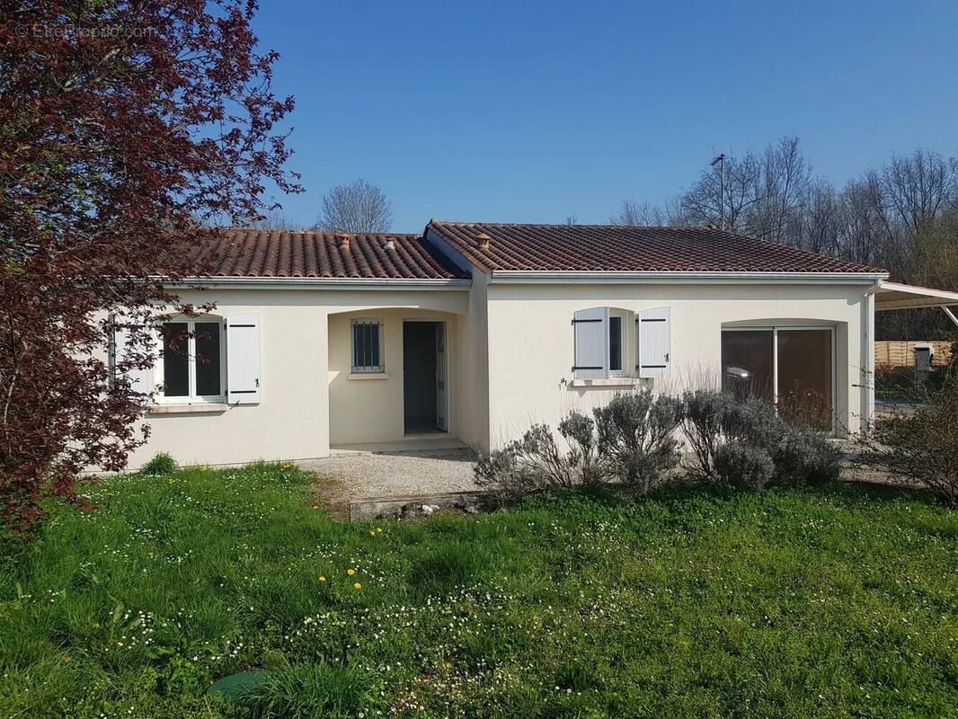 Maison à SAINTE-SEVERE