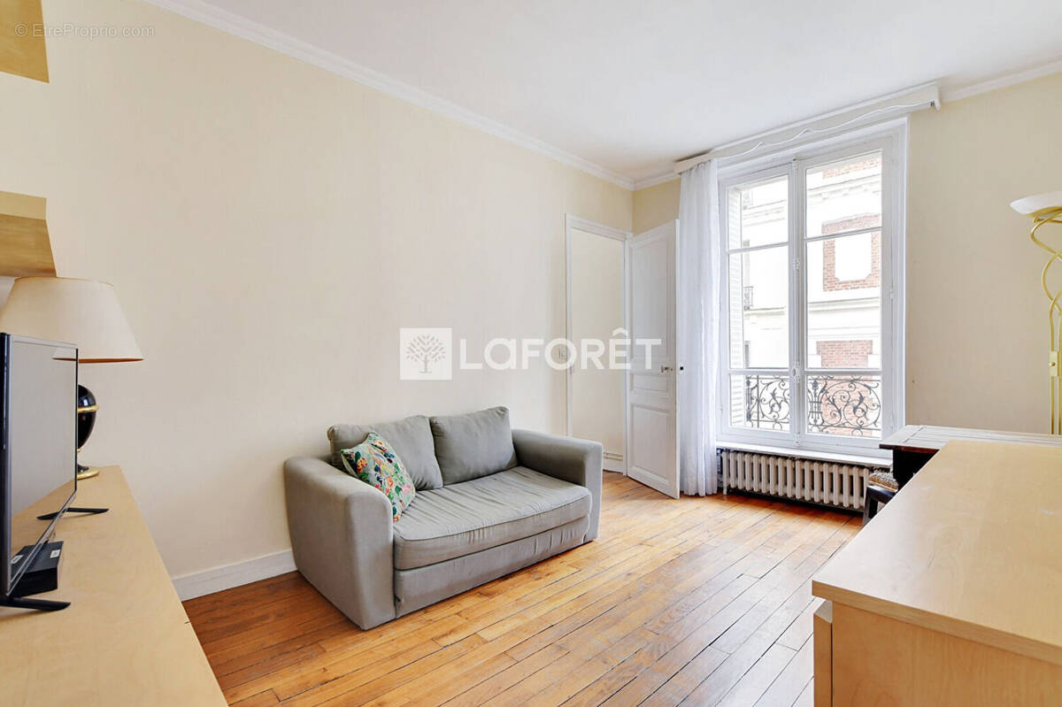 Appartement à PARIS-14E