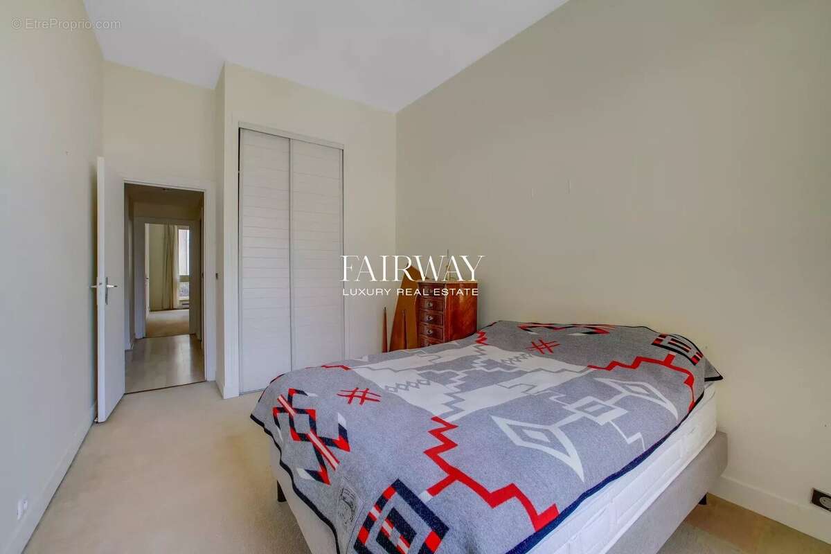 Appartement à PARIS-8E