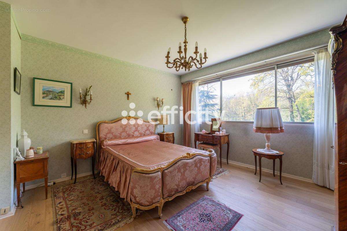 Appartement à VAUCRESSON