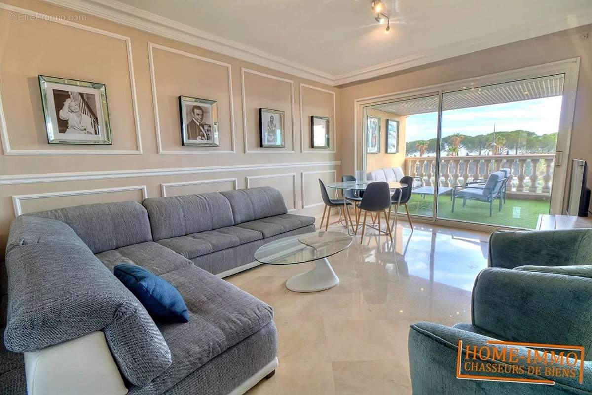 Appartement à VALLAURIS