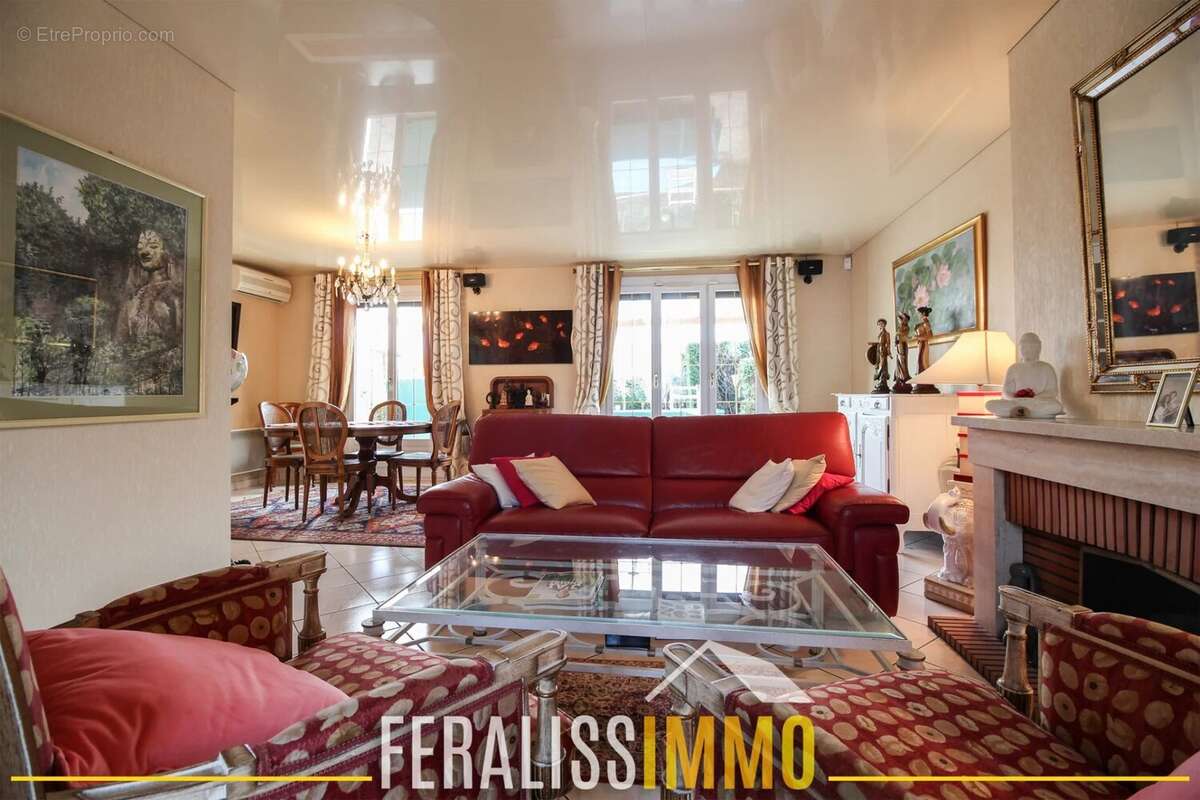 Maison à NEUVILLE-SUR-OISE