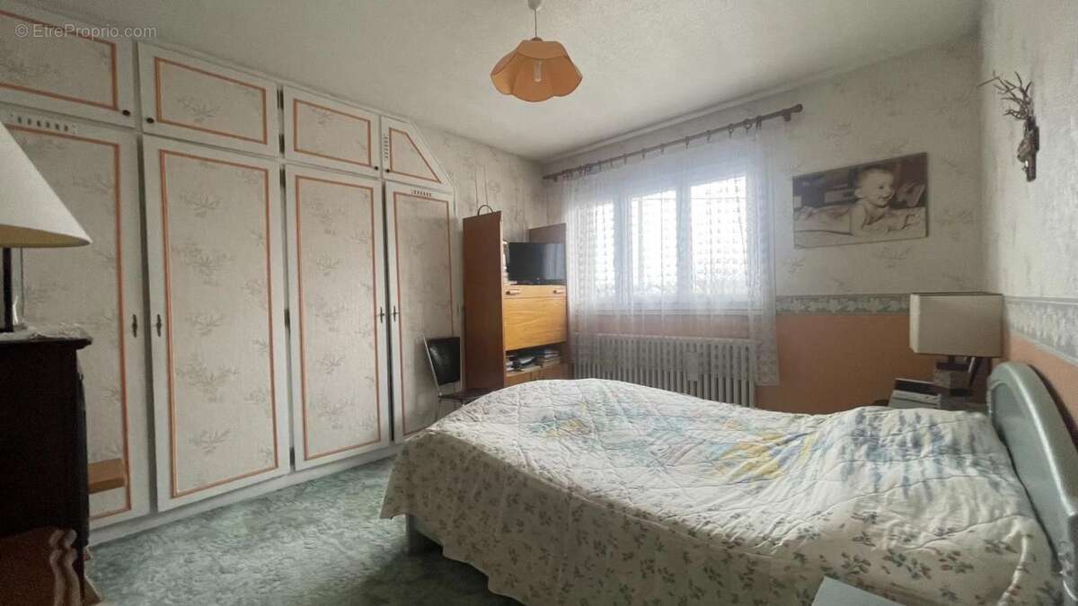 Maison à LES CLAYES-SOUS-BOIS
