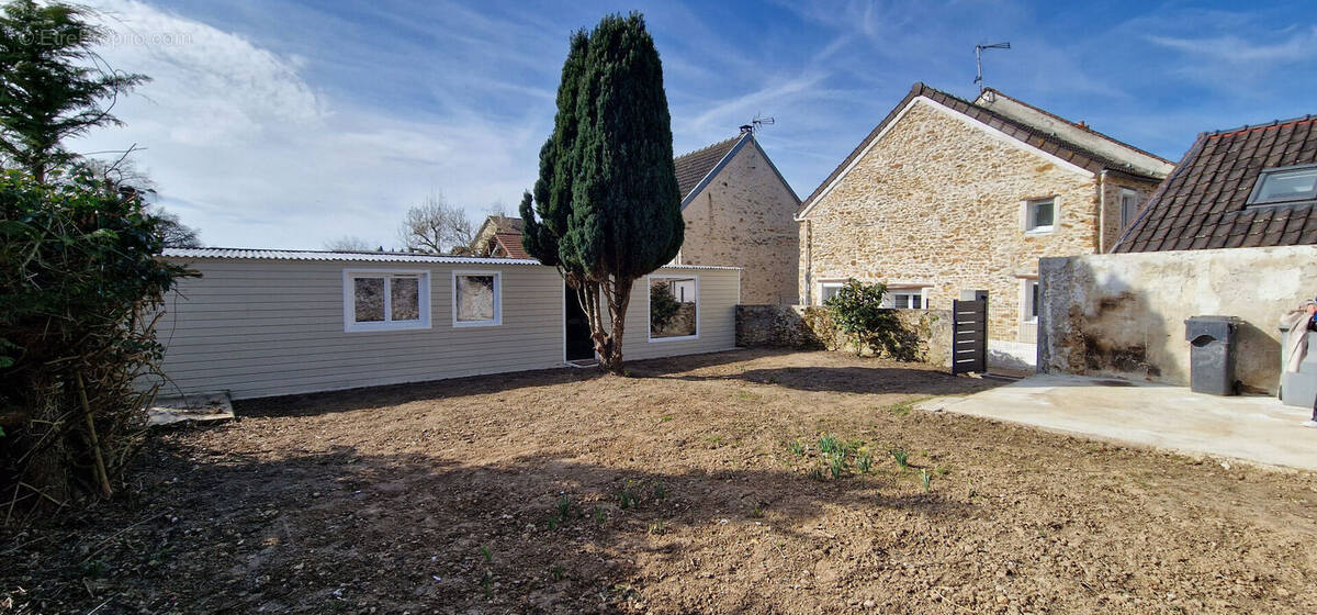 Maison à FONTENAY-TRESIGNY