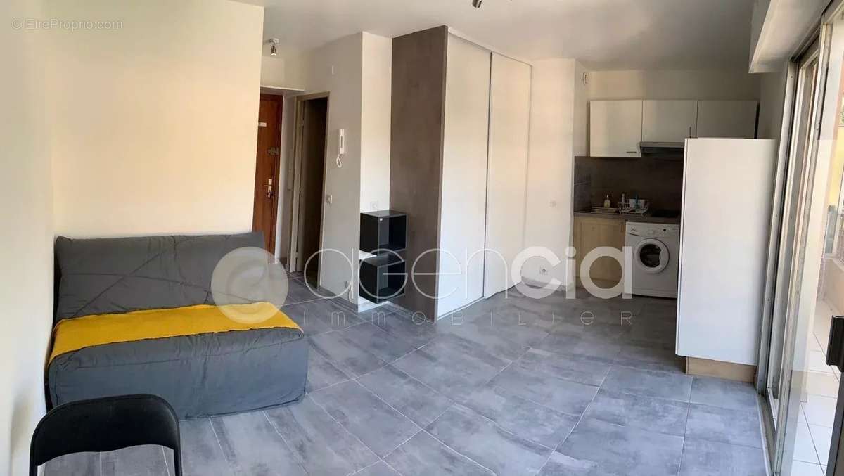 Appartement à MANDELIEU-LA-NAPOULE