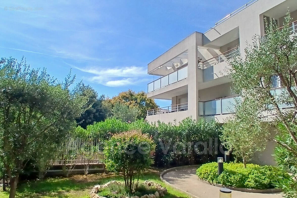 Appartement à MOUANS-SARTOUX