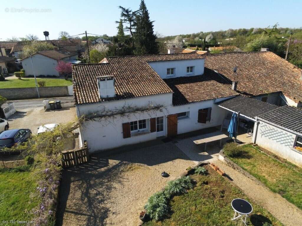 Maison à CIVRAY