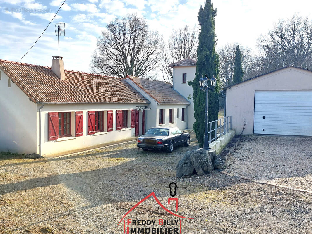 Maison à BOUILLE-LORETZ