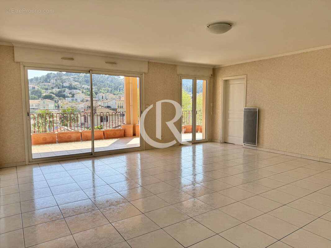 Appartement à HYERES