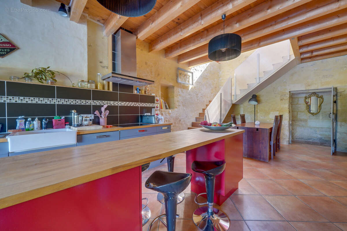 Maison à AUBIE-ET-ESPESSAS