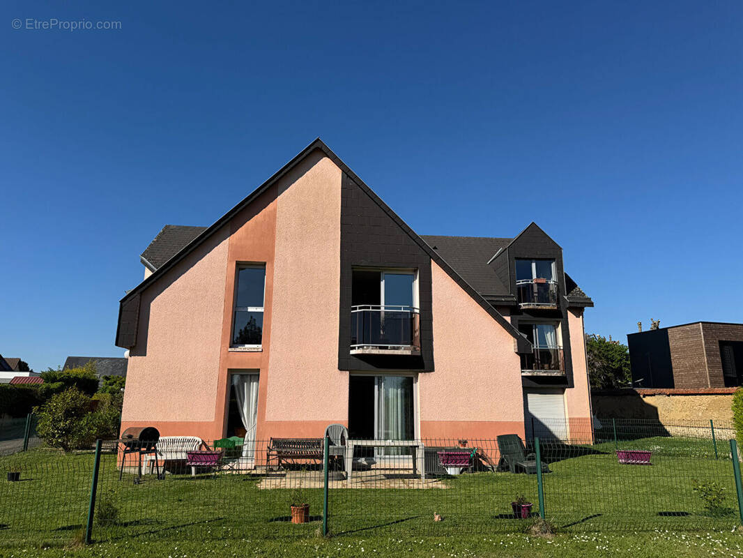 Appartement à FRANQUEVILLE-SAINT-PIERRE