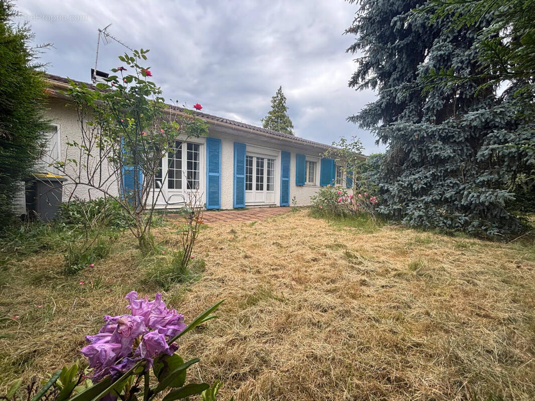 Maison à SAINT-PIERRE-DU-PERRAY