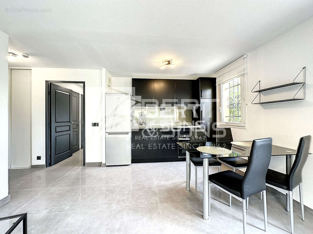 Appartement à MANDELIEU-LA-NAPOULE