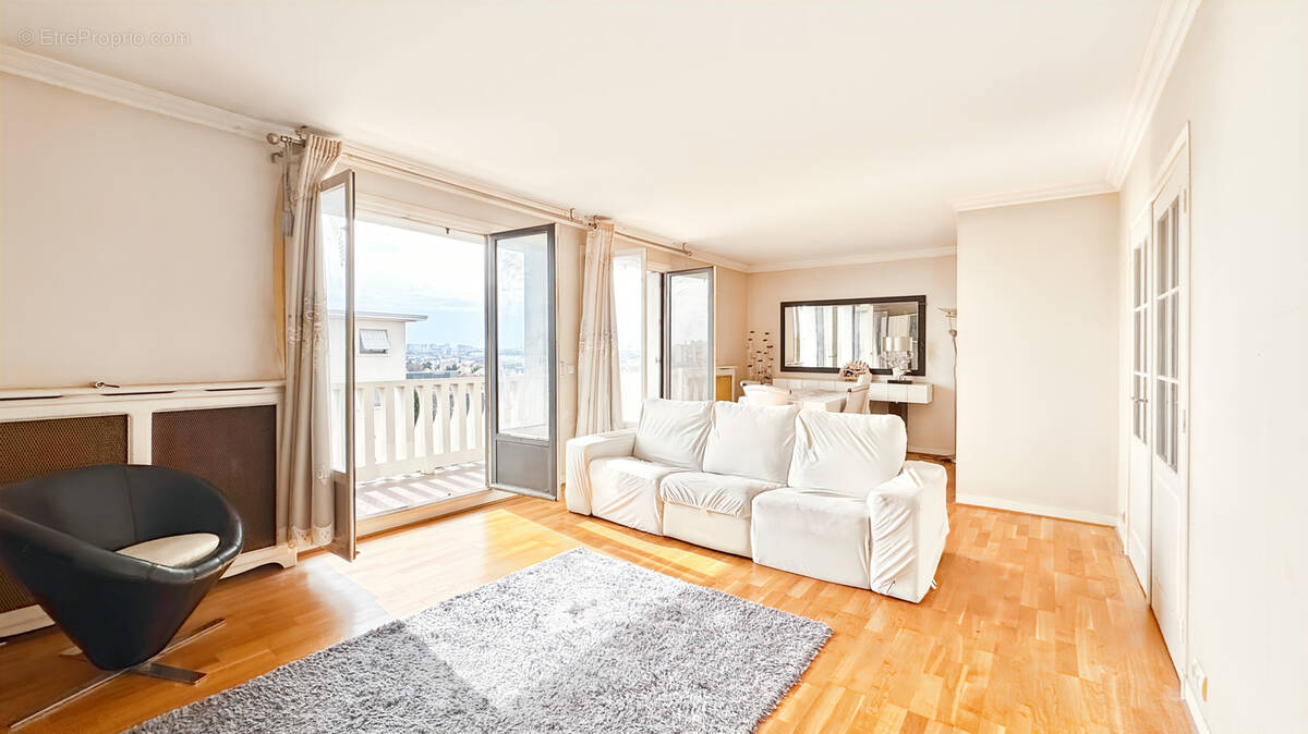 Appartement à LE BOURGET