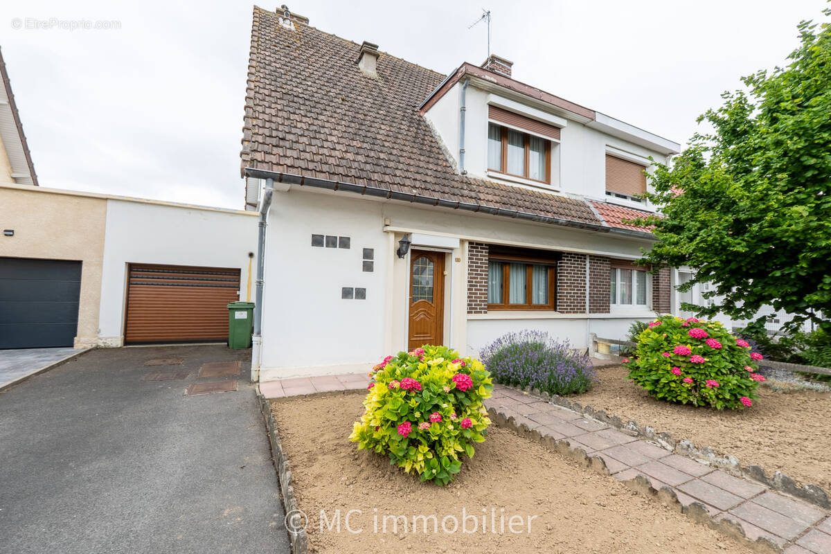 Maison à VIOLAINES