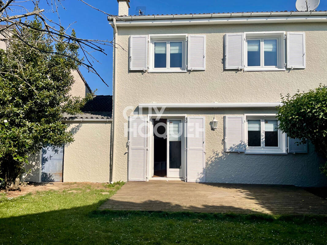 Maison à SOISY-SUR-SEINE
