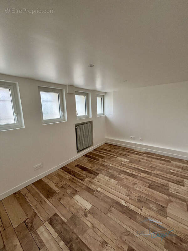 Appartement à LARDY