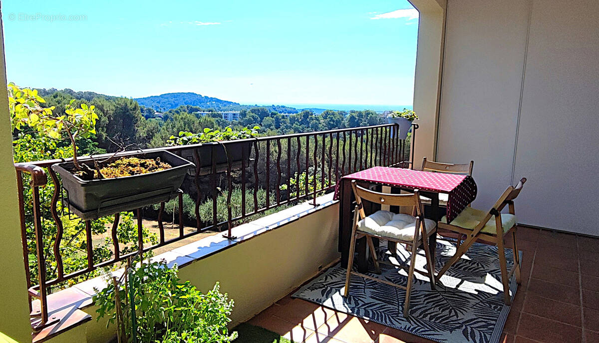 Appartement à MOUGINS