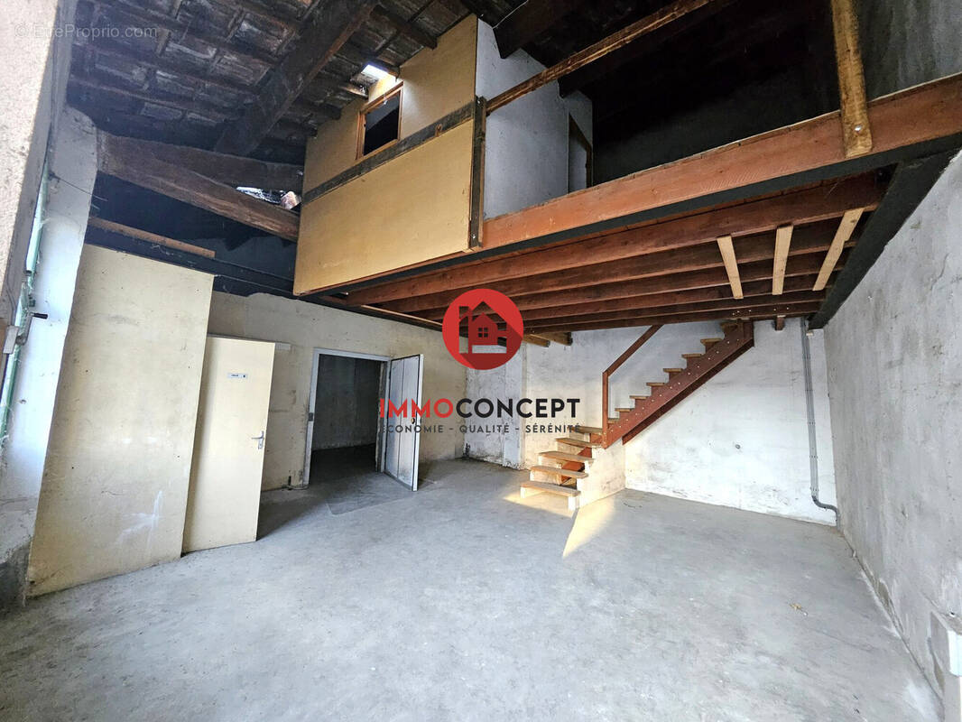 Appartement à BAGNOLS-SUR-CEZE