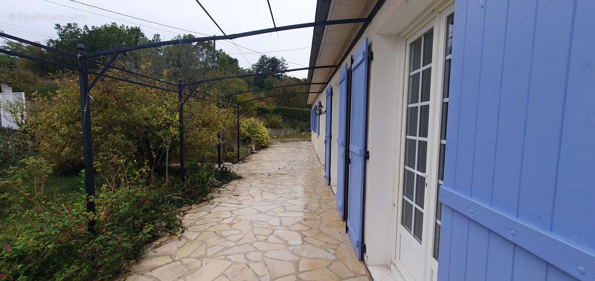 Maison à ROULLET-SAINT-ESTEPHE